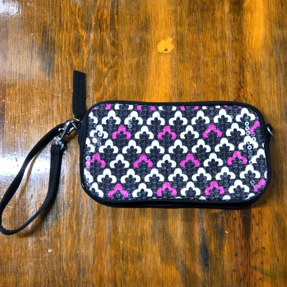 Vera Bradley Wristlet Canterberry Magenta Sequin Shimmer Retired Phone Purse